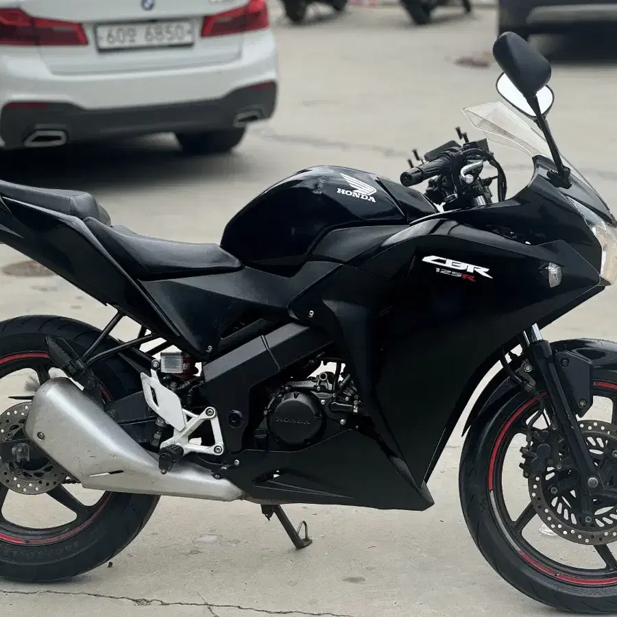 혼다 cbr125cc 14년형 깔끔 순정차량 판매합니다