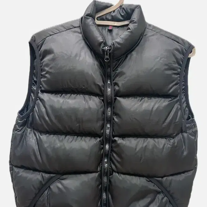 eonts duck down padding vest 에옹쓰 패딩조끼