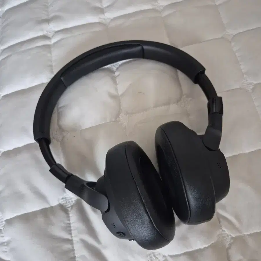 삼성 JBL Tunes 770NC 팔아요