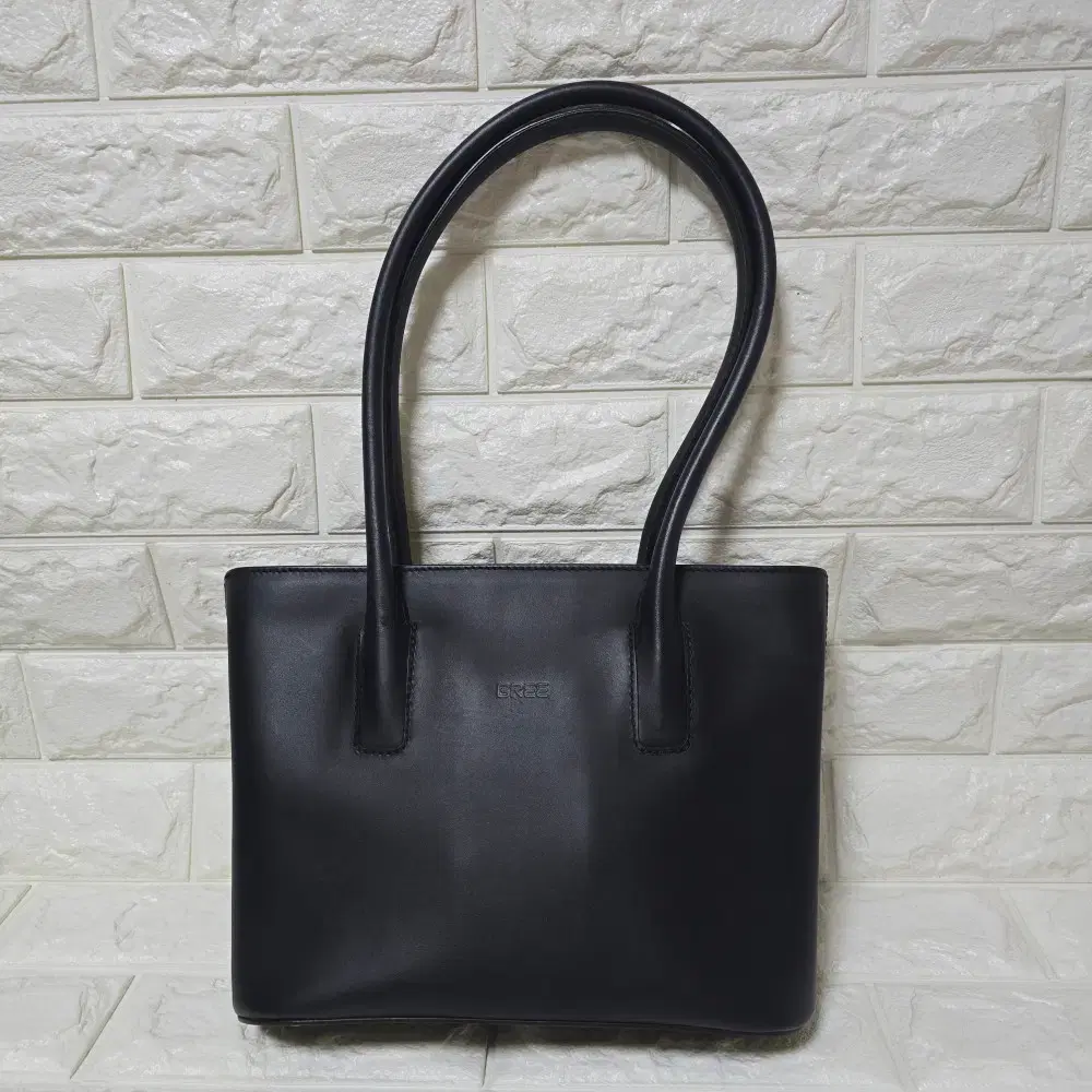 Bree Leather Black Shoulder Bag