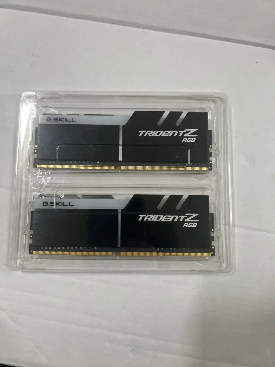 G.SKILL 메모리 DDR4-3200 CL16 16gb (8*2)