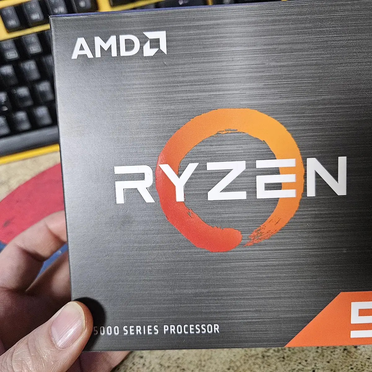 AMD 라이젠 ryzen 5600 정품 박스 셋 팝니다.