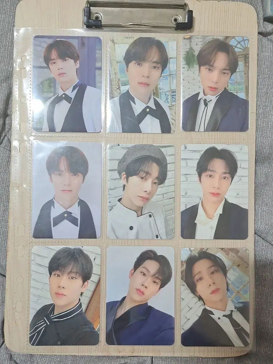 Monsta X 6th Edition fan con photocard