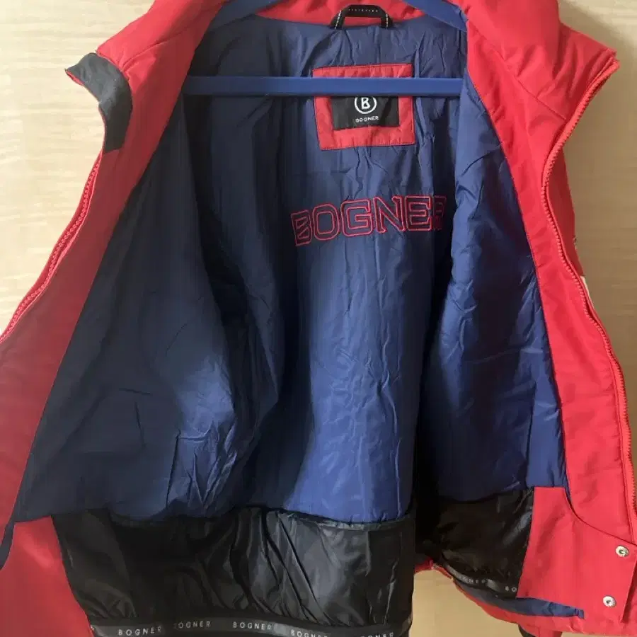 BOGNER 주니어 스키자켓 EU XL. US XL