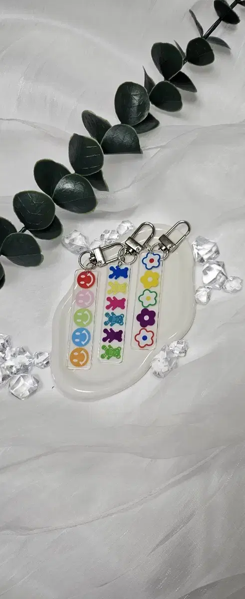 (free shipping) Colorful acrylic bars keyring (smiley, teddy bear, flower)