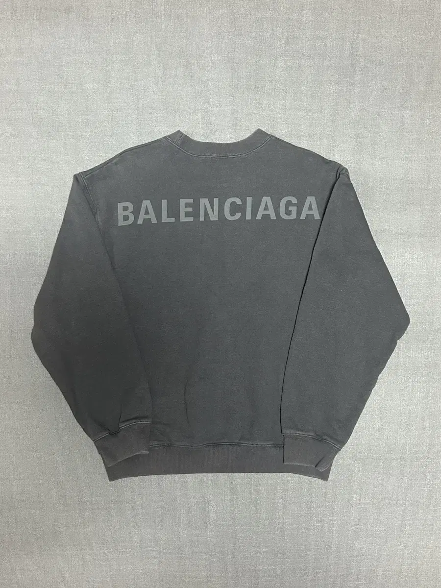 [Same day shipping/M] Balenciaga Back Logo Man-to-Man M