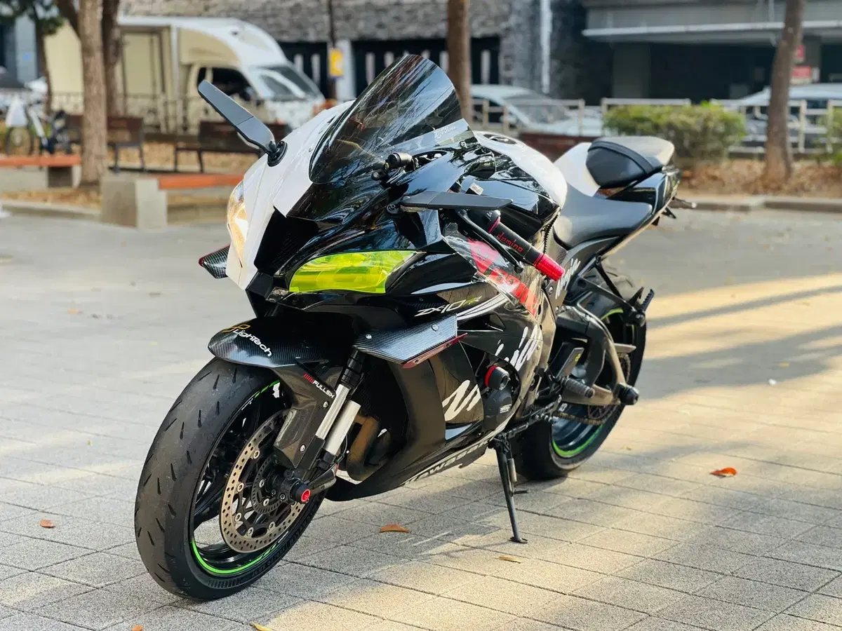 가와사키 ZX10R 2018년식 차량 최저가 판매합니다.