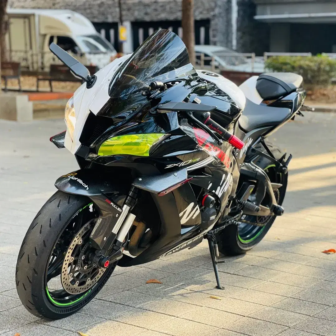 가와사키 ZX10R 2018년식 차량 최저가 판매합니다.