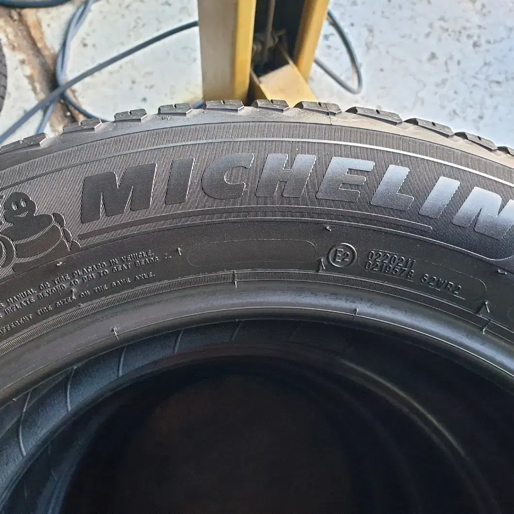 2155517중고타이어 미쉐린 크로스클라이밋2 215/55R17 2개세트