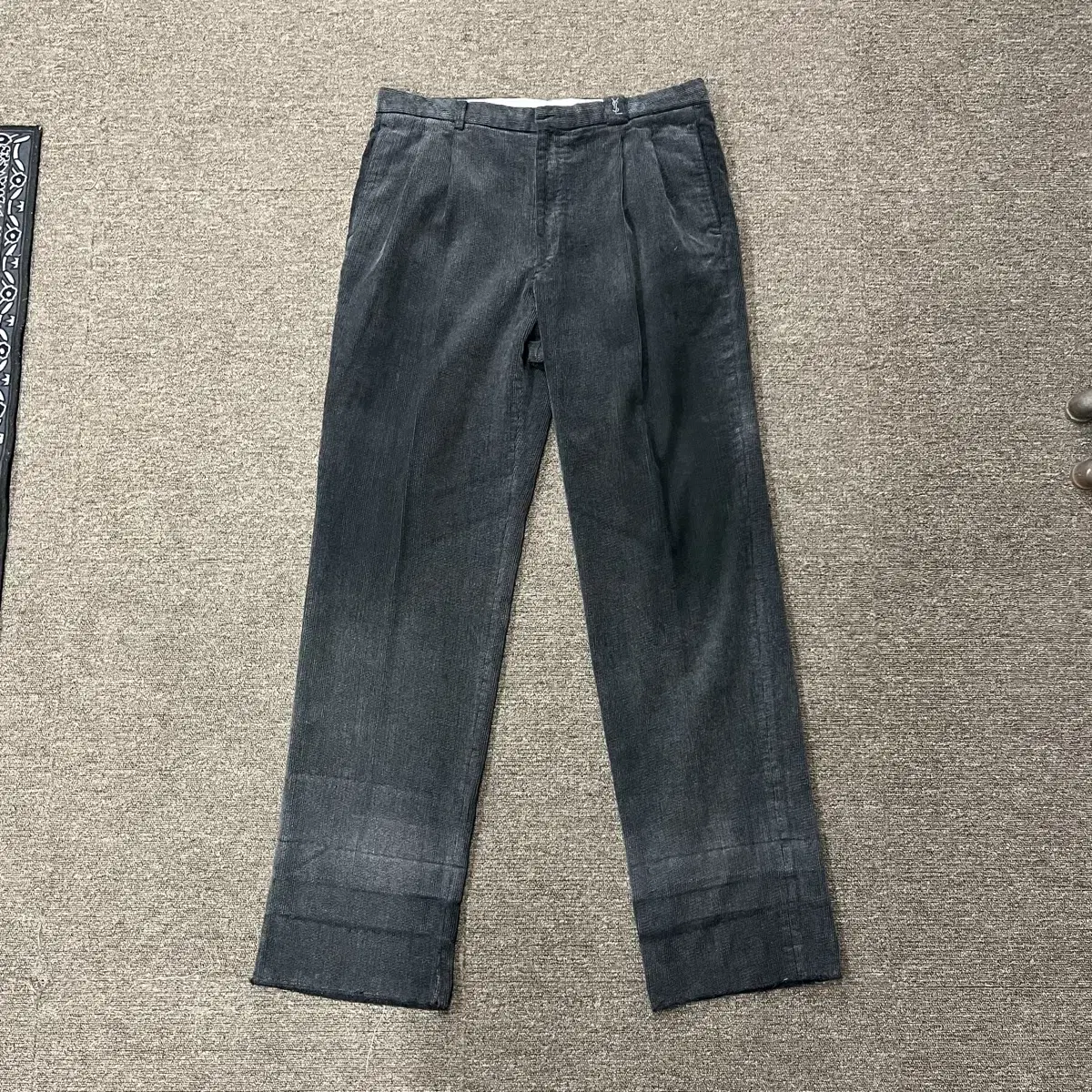 (34) Yves Saint Laurent corduroy gray pants