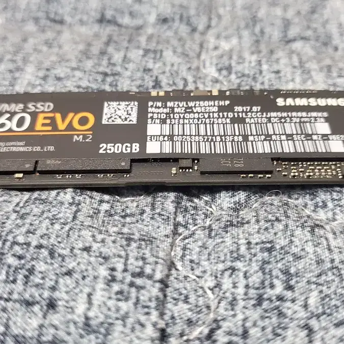 삼성 nvme ssd 960evo 250gb 팝니다.