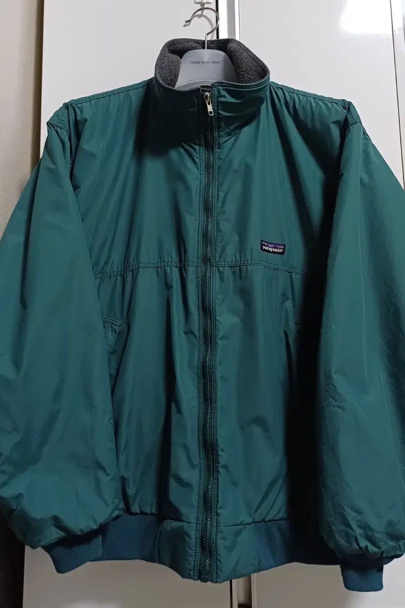 [L] Patagonia Sheld Cincilla Bomber Jacket