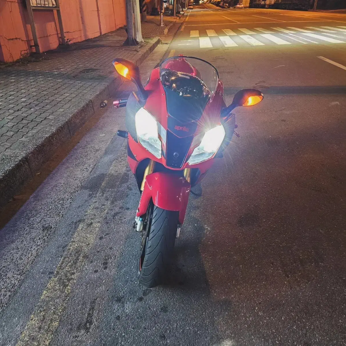 아프릴리아 rsv1000r