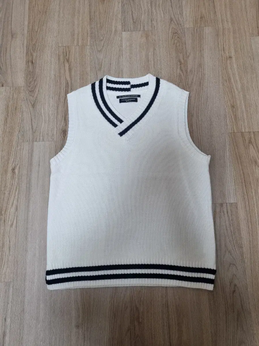 Sleeveless knit sells