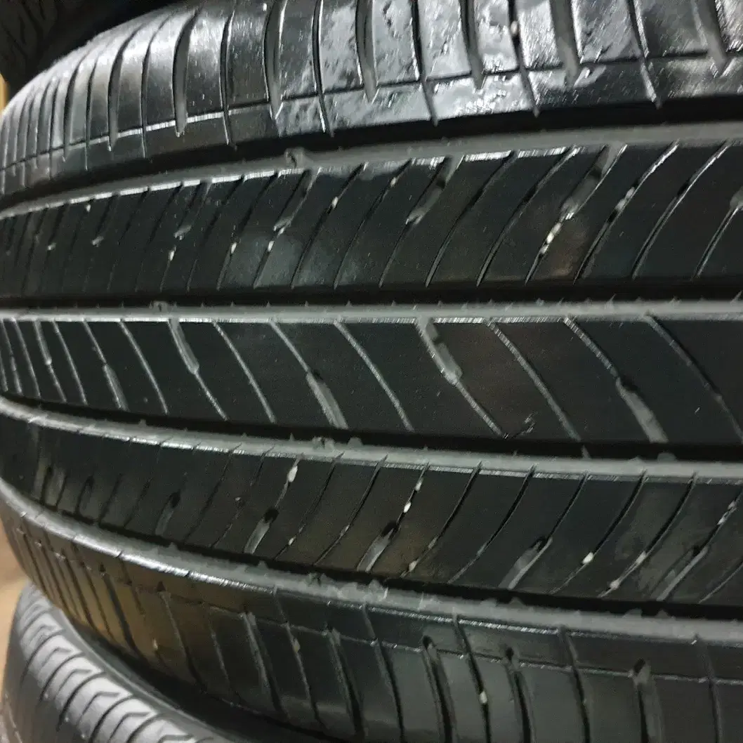 중고타이어 솔루스 TA31+ 215/55R17 94V 4개 한대분 세트