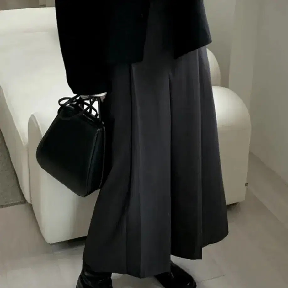 어리틀빗 chloe pin long skirt(black)