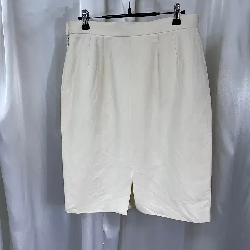 YVES SAINT LAURENT skirt (프랑스)