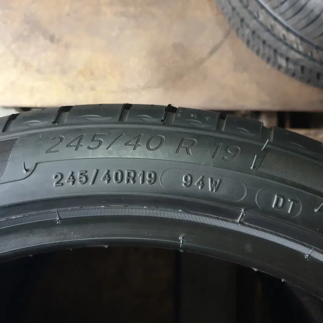 중고타이어 미쉐린 프라이머시투어A/S 245/40R19 2개 세트