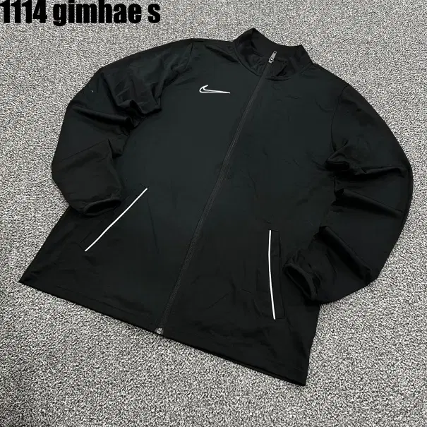 100 Nike DryFit Zip Up