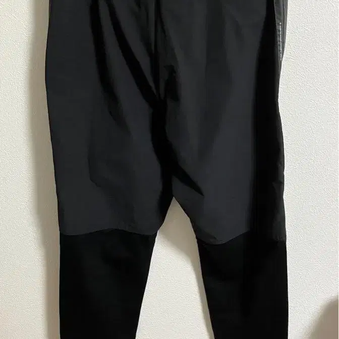 NILoS SIDE SLASH COMBINATION PANTS 율리우스