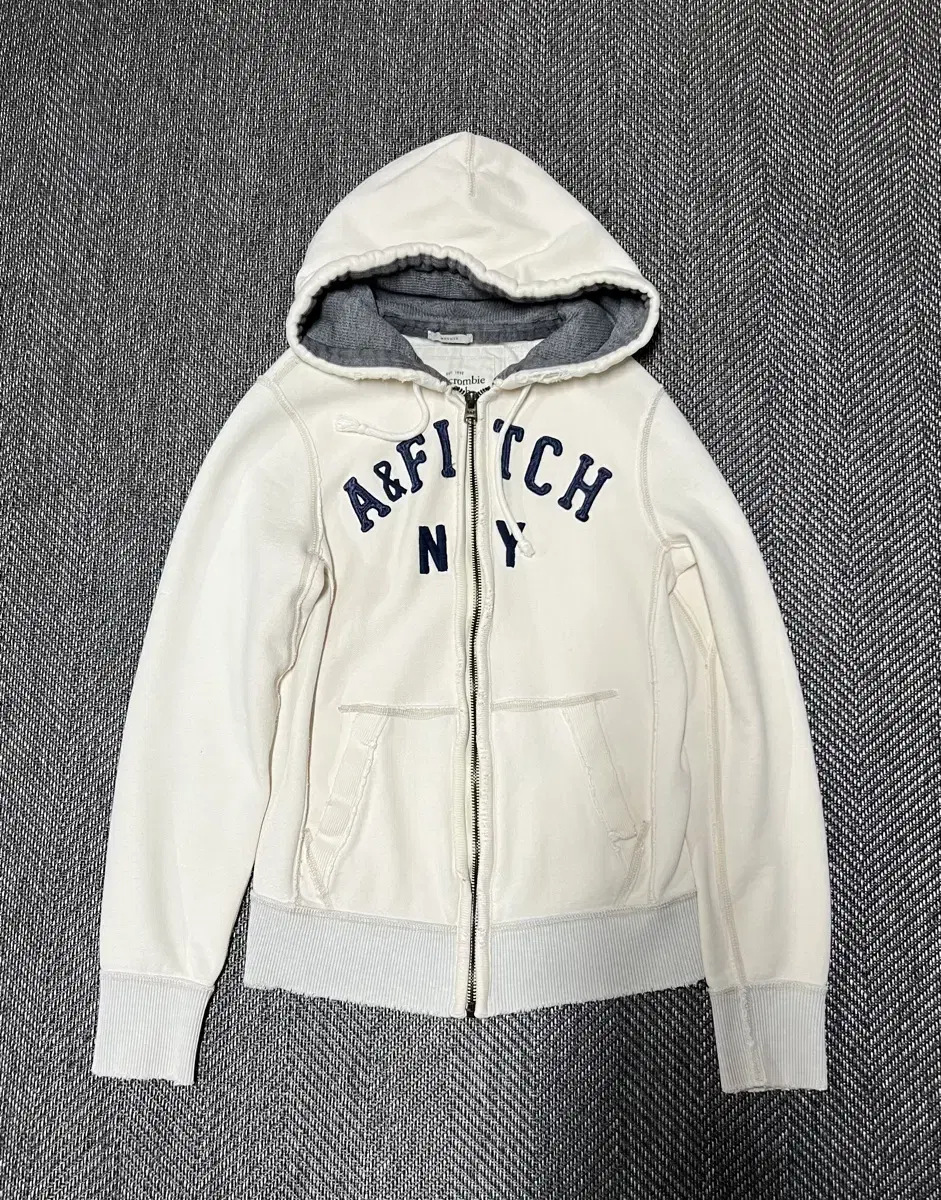 Abercrombie & Fitch Hooded Zip-up S