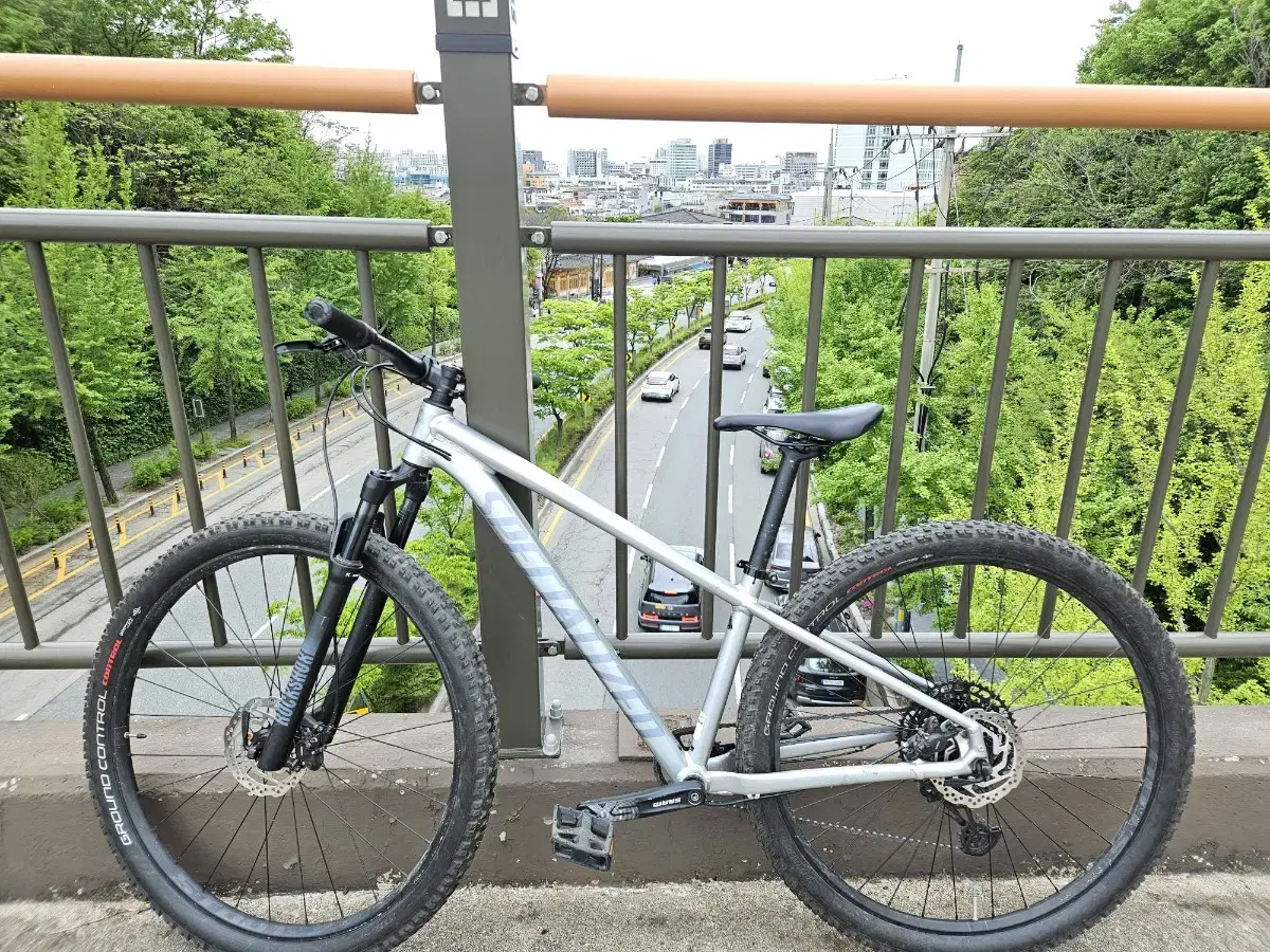 Specialized Lockharper Expert