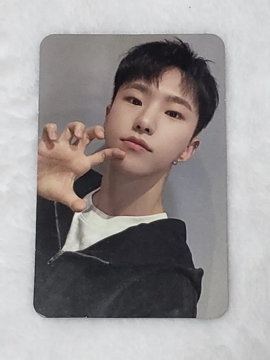 Seventeen hoshi yizhiyu Face the Sun Feather Sun photocard svt hoshi