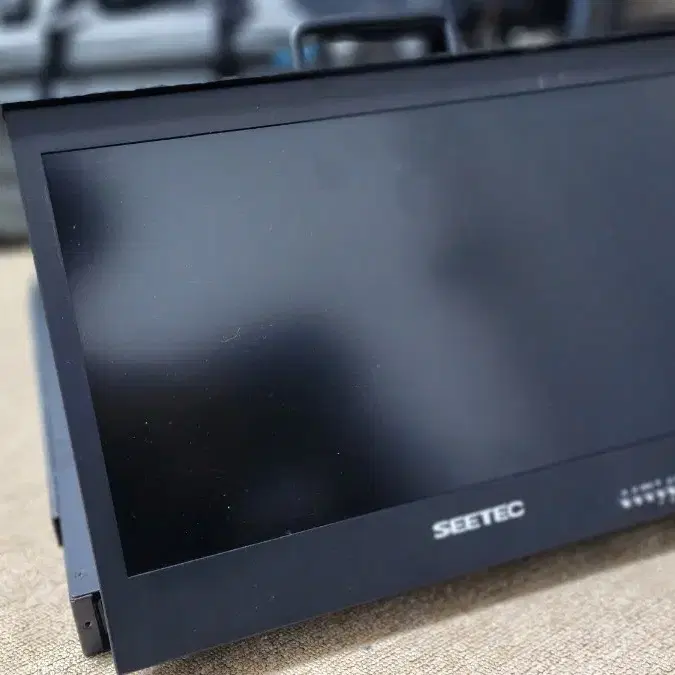 seetec 야외 촬영용 모니터  / SC173-HSD-56