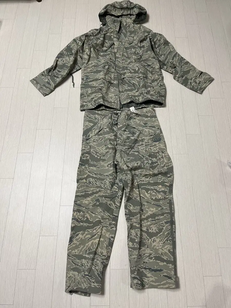 US Army ABU Jacket + Pants Medium Regular New