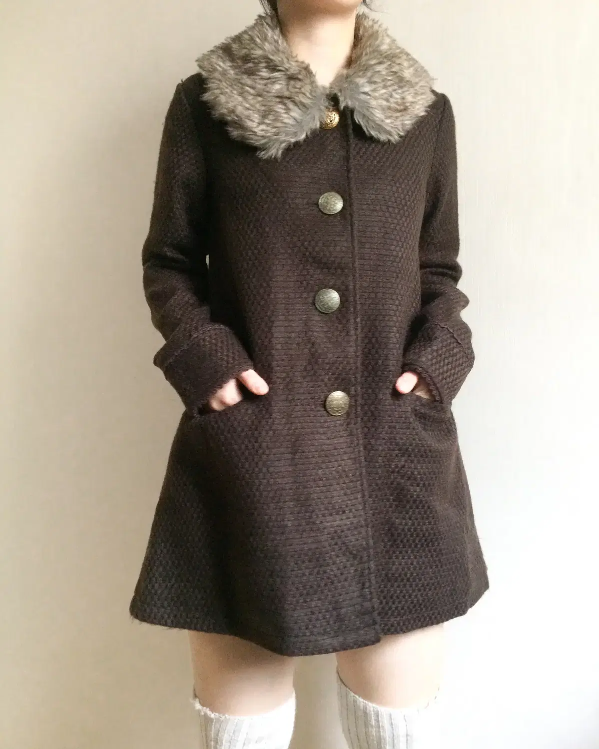 Axes femme fake fur collar coat