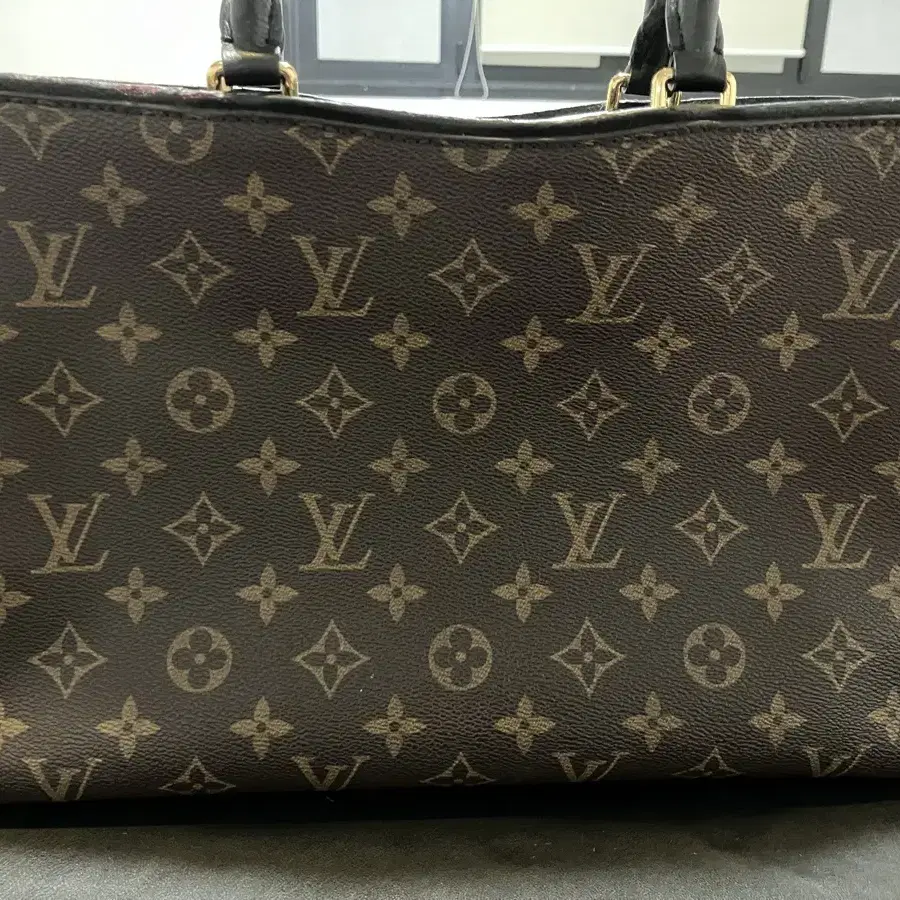 Louis Vuitton(루이비통) M43435 모노그램 포팽쿠르MM 토