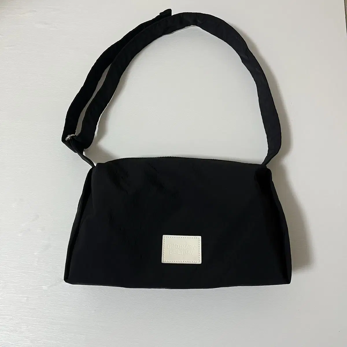 오디너리홀리데이 스퀘어 호보 백  SQUARE HOBO BAG