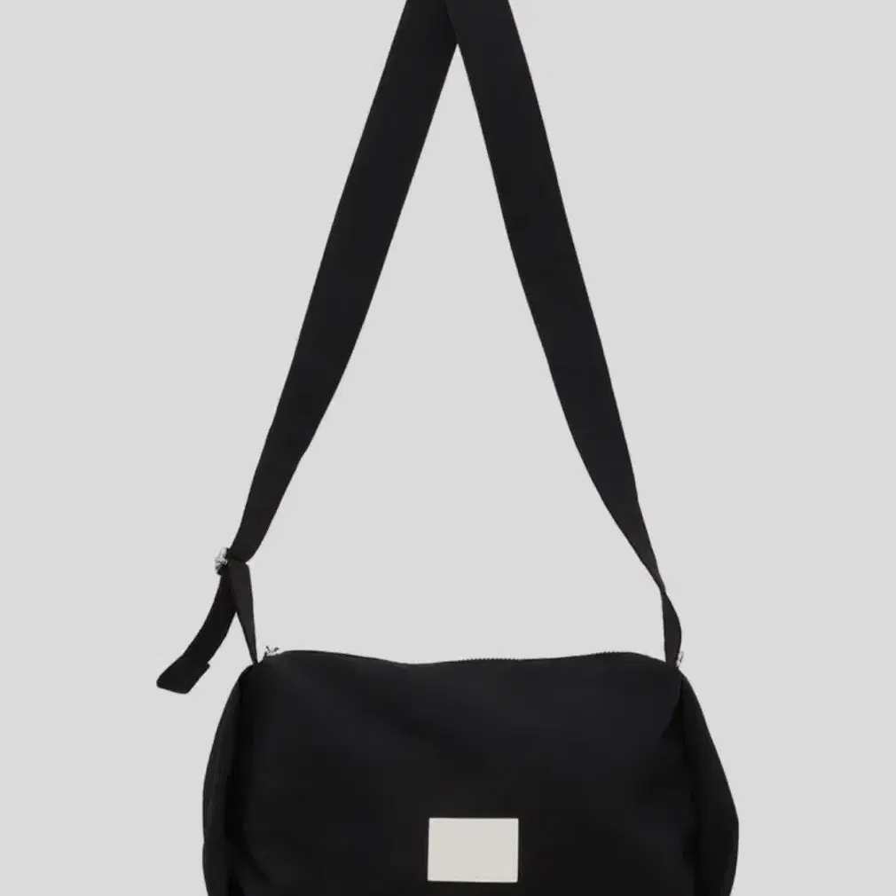 오디너리홀리데이 스퀘어 호보 백  SQUARE HOBO BAG