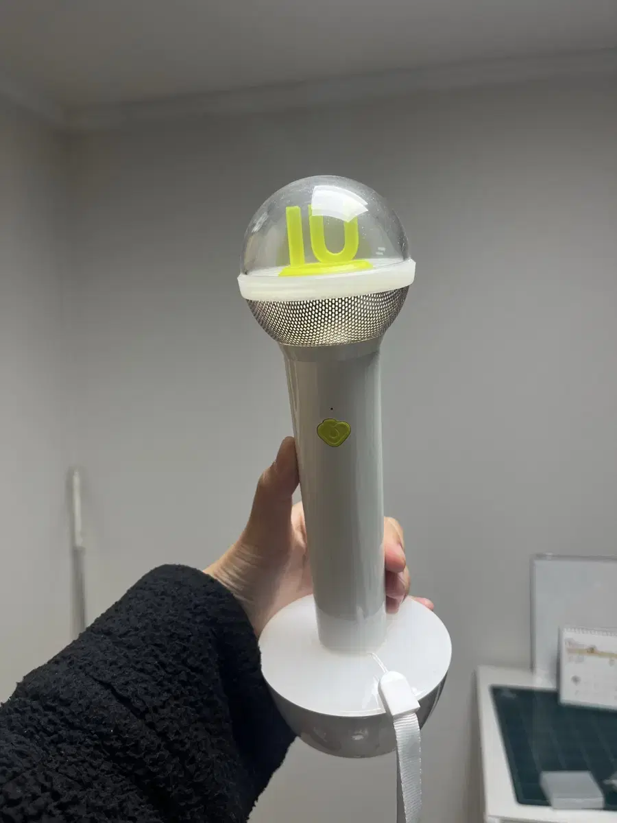 IU lightstick sells Ike version2