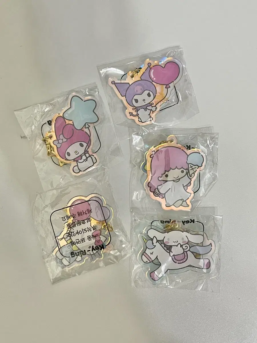 San Rio acrylic keyring (Hello Kitty My Melody Kuromi Cinnamon Roll Little Twin Star)