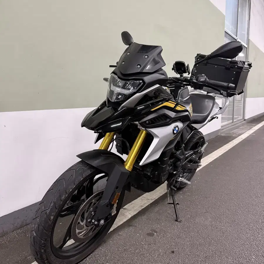 2021년식 BMW G310GS 신차컨디션 판매합니다.