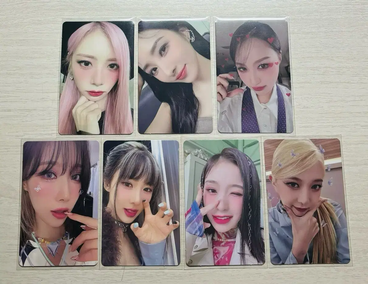 Dreamcatcher binder photocard set