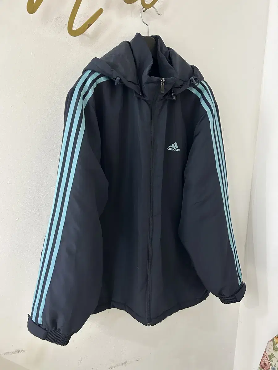 Vintage Captain) Adidas Black Min Windbreaker Padding Set