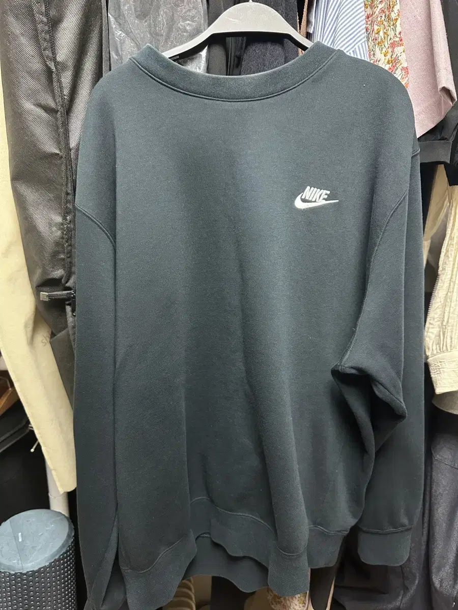 XL) Nike Man to Man Black