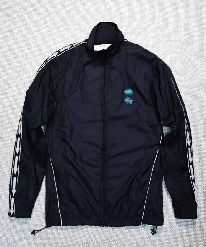 Off-white taping/tracks/jackets