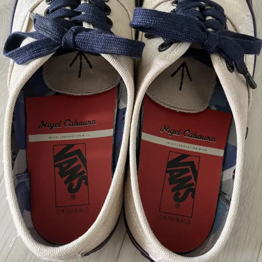 반스볼트X나이젤카본 어센틱 US9 270 vans vault