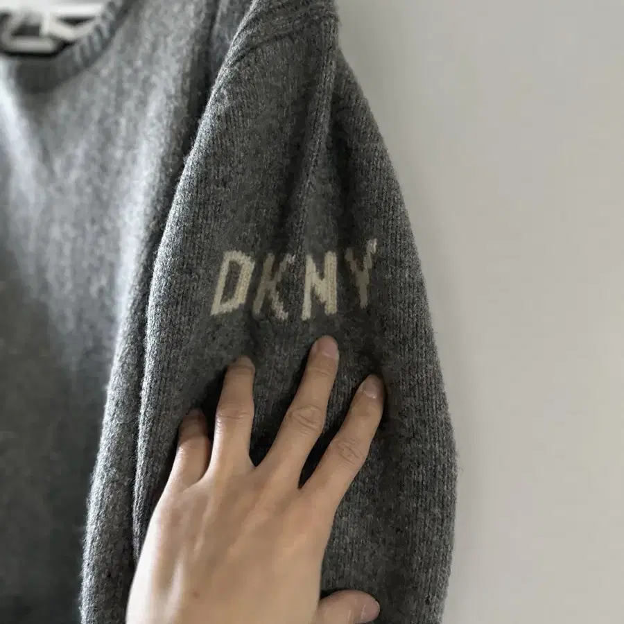 DKNY 니트