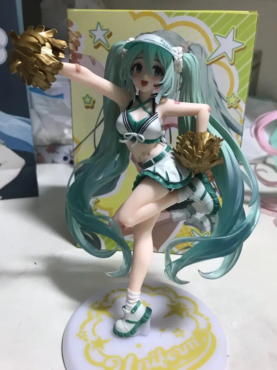 Noodle Stopper Cheerleader Hatsune Miku Figure