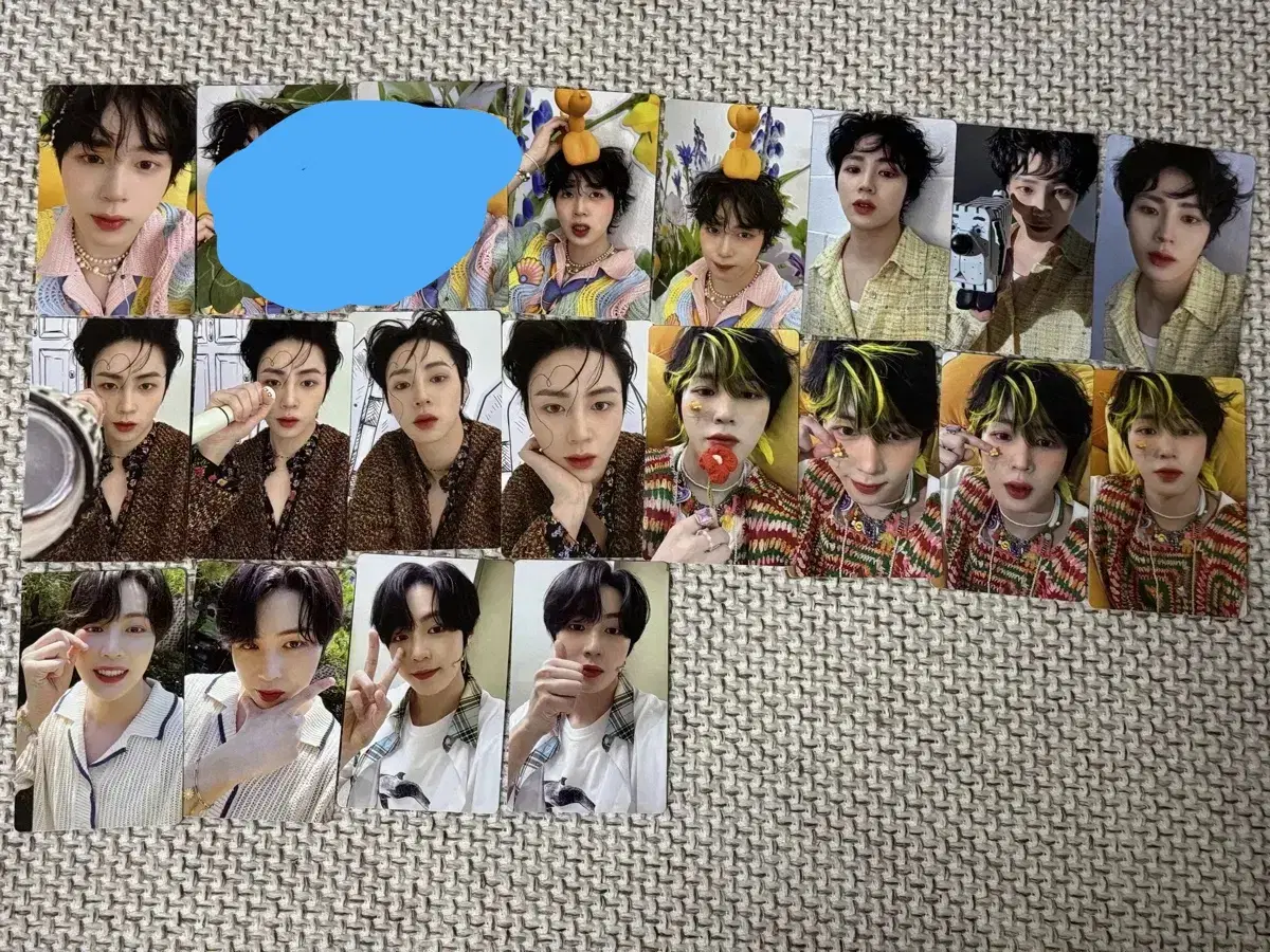 Sungwoon Ha Strange World album photocard sells sets