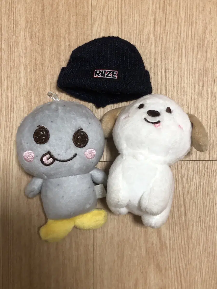 Rize the dragon is selling his doll beanie!