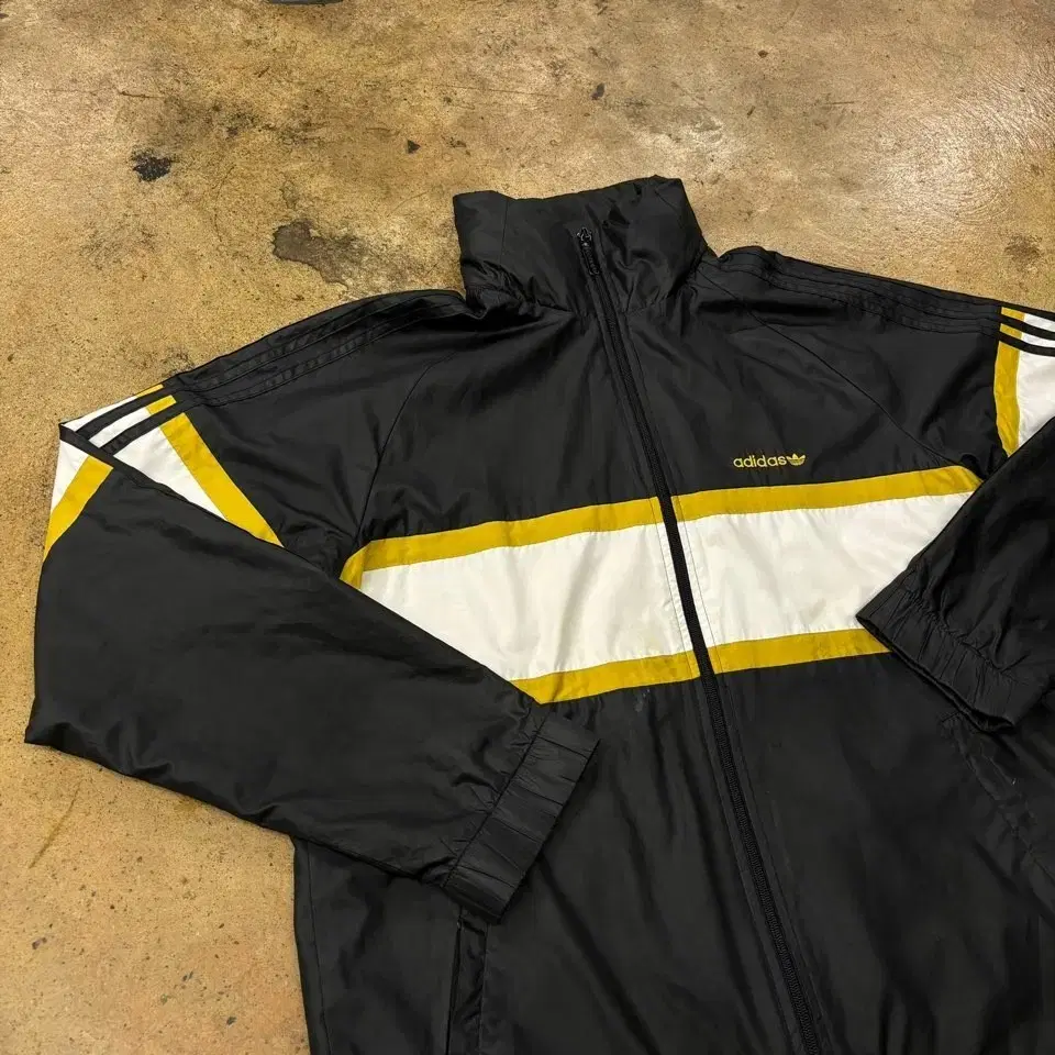 [ Genuine/105 ] Adidas Firebird Windbreaker Jacket