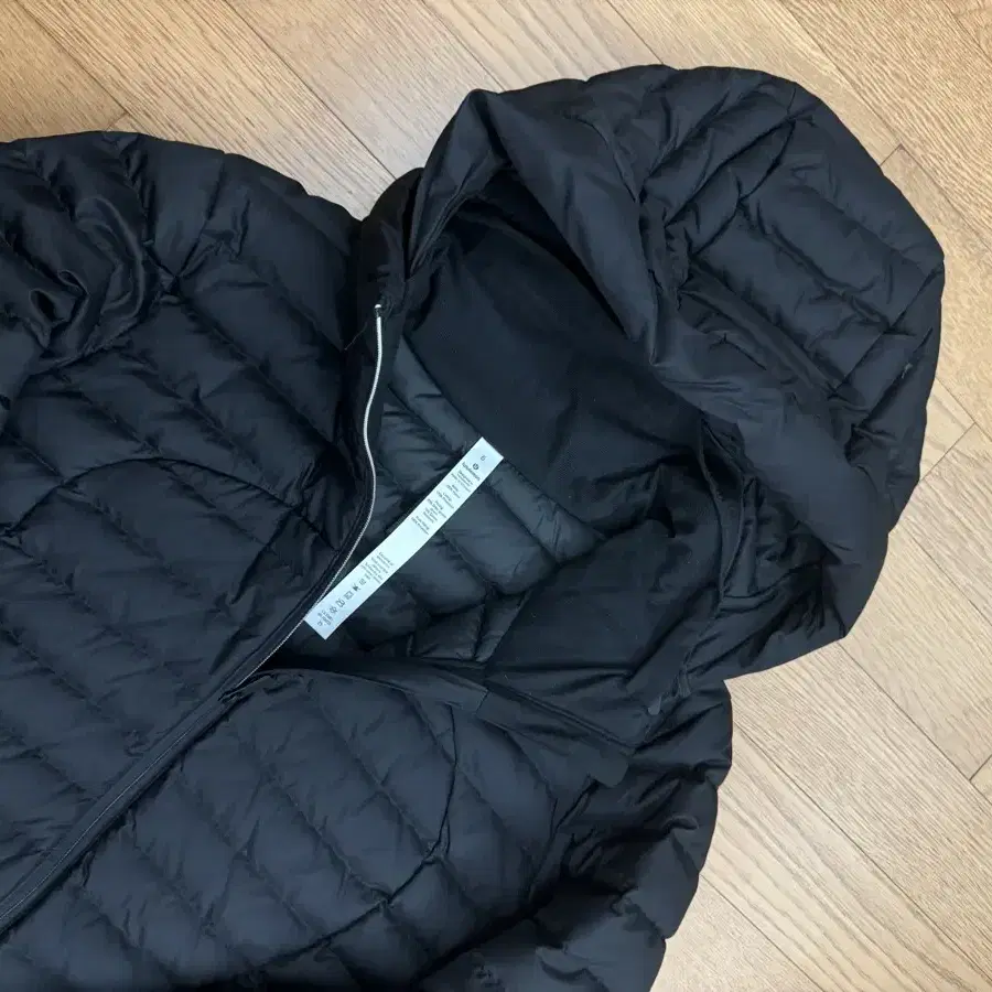 룰루레몬 여성 구스다운 경량패딘 Pak it Down Jacket