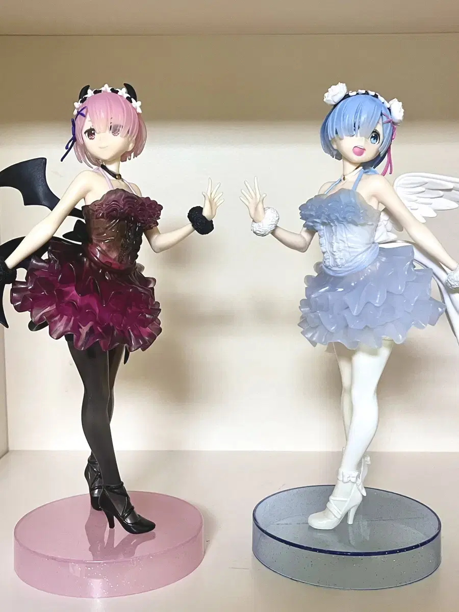 (3 hours left, sells only todayu)Rizero Angel Demon Figures (Bulk)