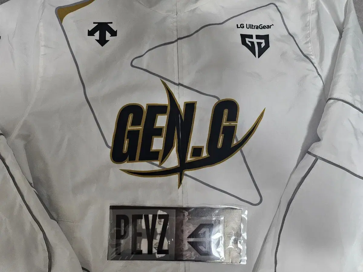 Xenji Worlds Uniform Jacket 110 sells!+ Fei's Marking Paper