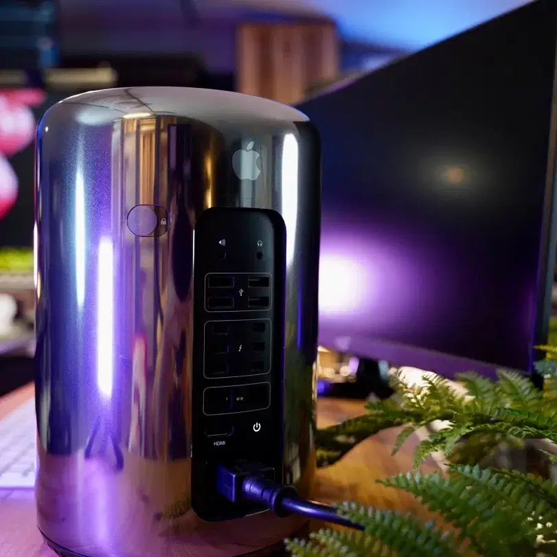 [판매완료] 애플 연탄맥 맥프로6.1 MacPro6.1  민트급!